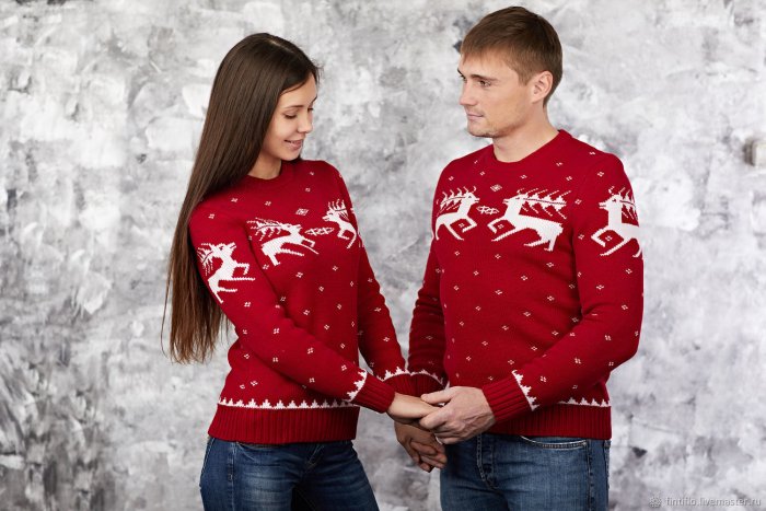 Свитер с оленями