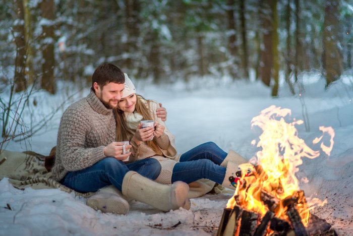 Зимняя фотосессия в лесу семейная