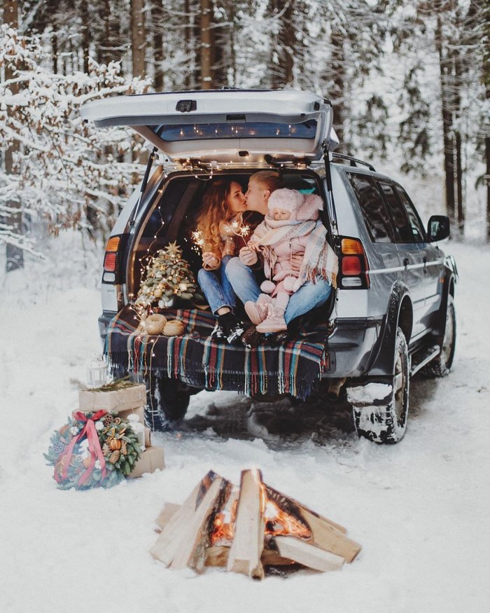 Фотозона в лесу зимой