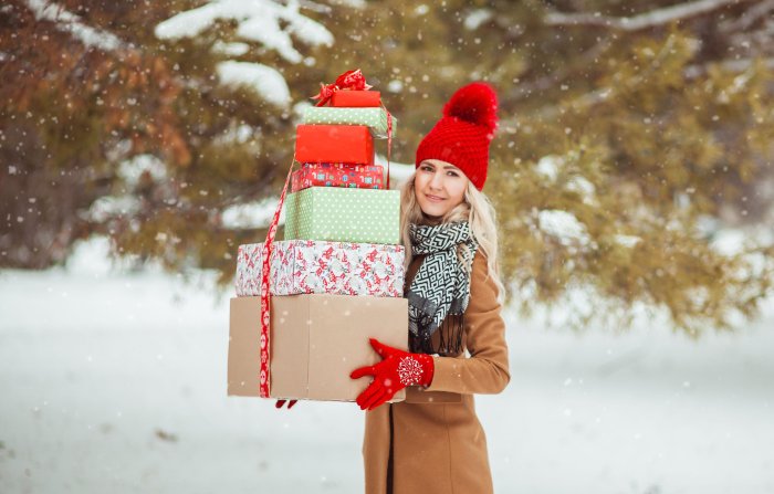 Фотосессия на улице зимой новогодний автобус новогодние шапки