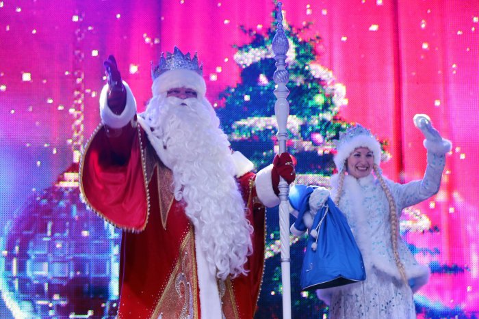 Дед Мороз и Снегурочка