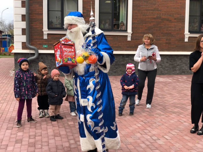 Дед Мороз и Снегурочка