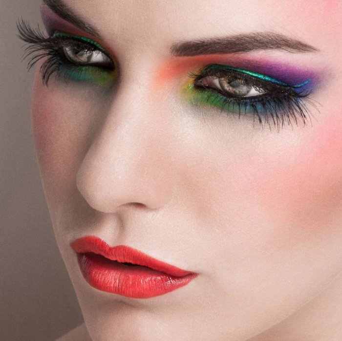 Разноцветный макияж