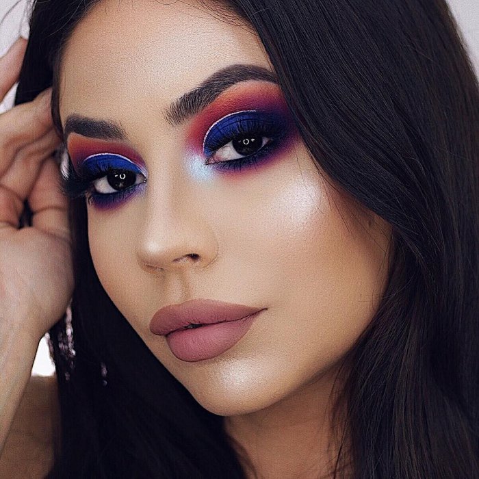 Яркий макияж