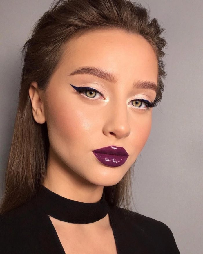 Яркий макияж с блестками