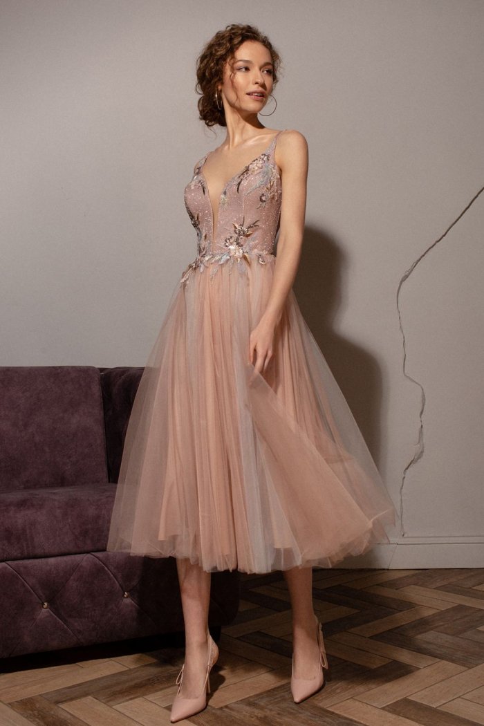 Платья на выпускной короткие