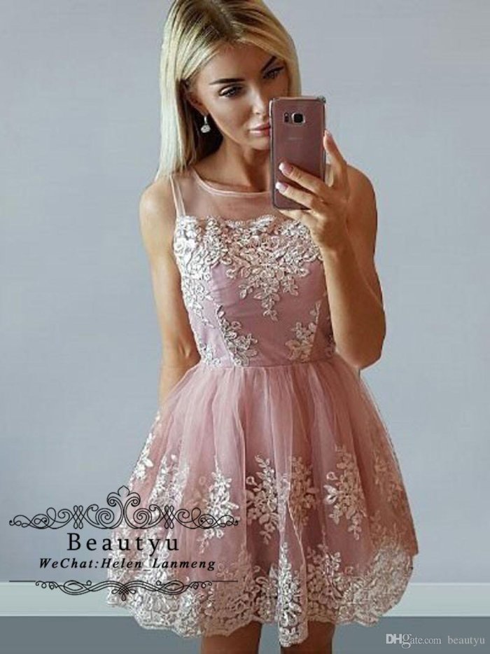 Розовое платье со шлейфом