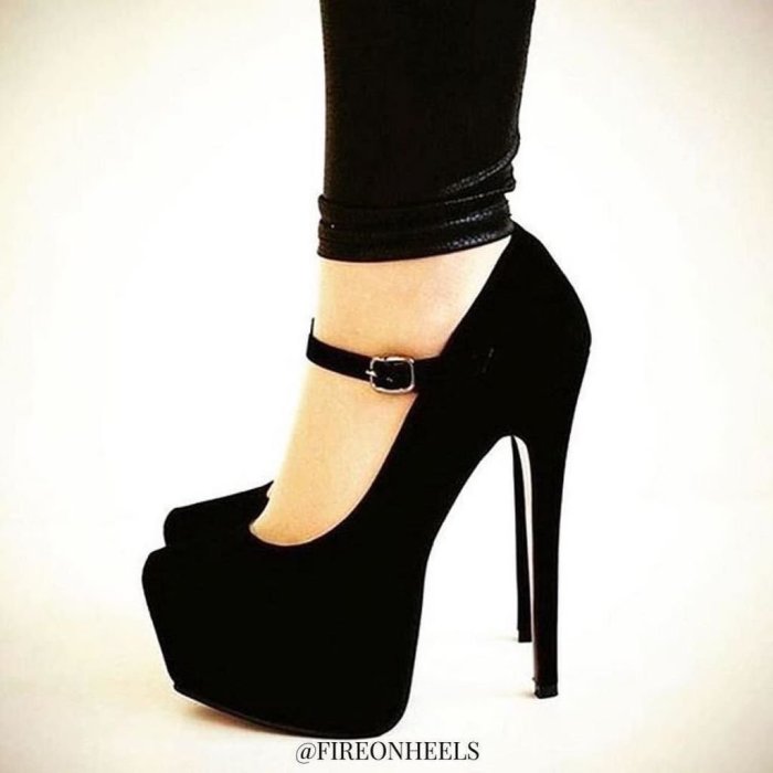 Туфли с ремешком