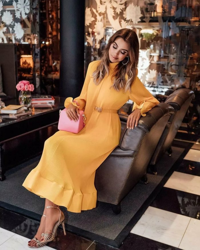 Платье 8 марта