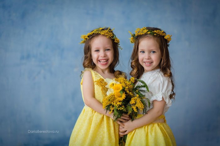 Фотосессия с мимозой в студии