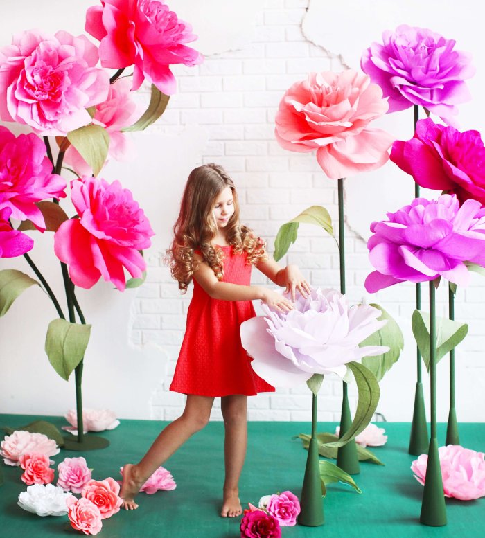 Гигантские цветы для декораций