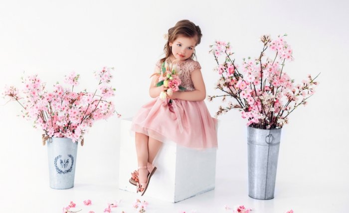 Детская фотосессия с цветами