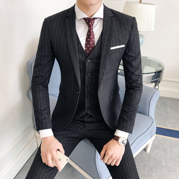 Костюм мужской