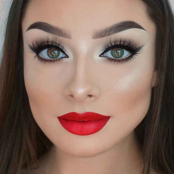 Макияж с красными тенями