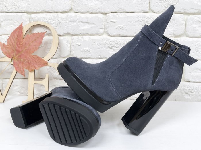 Замшевые полусапожки хегель