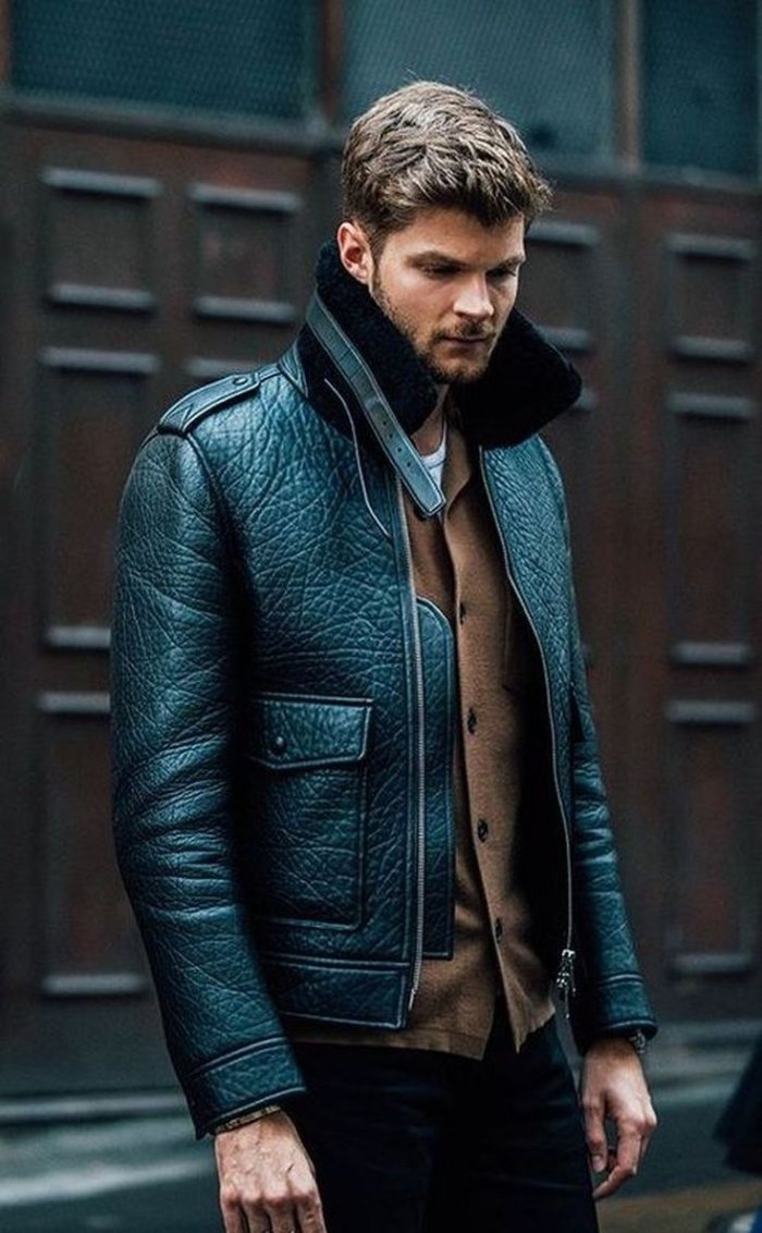 Мужские ветровки в сударе