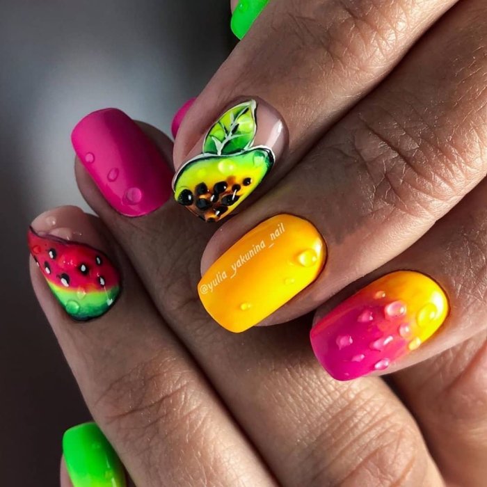 Стильный летний маникюр