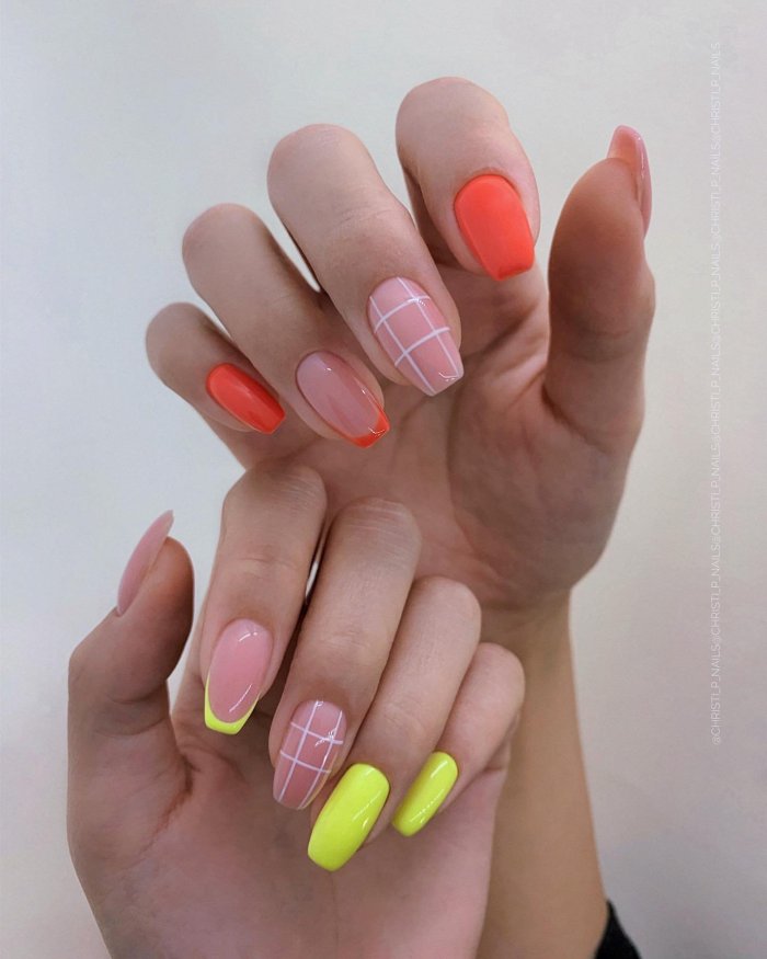 Дизайн ногтей миндаль яркие