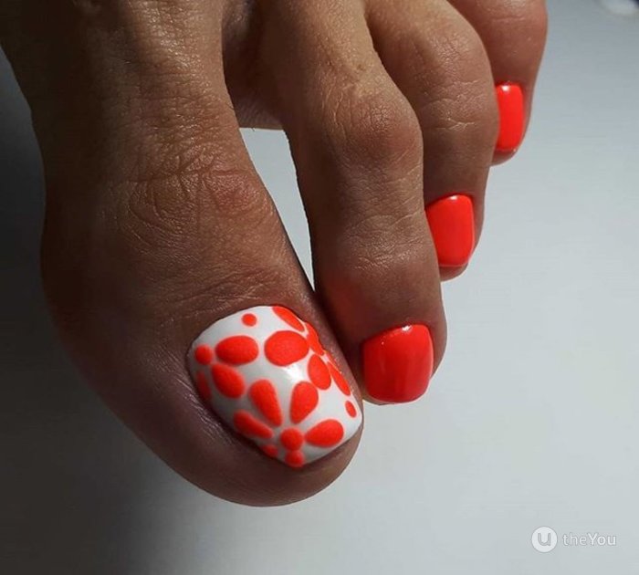 Модный педикюр