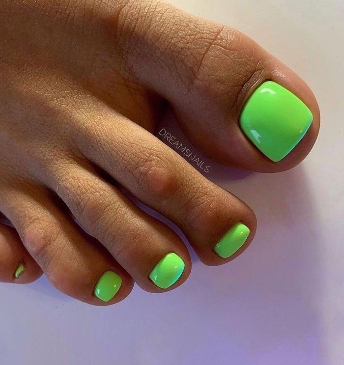 Дизайн педикюра 2022 Весна