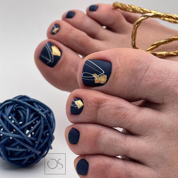 Модный педикюр