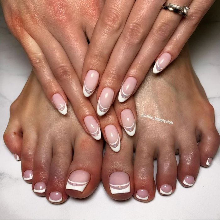 Маникюр и педикюр френч