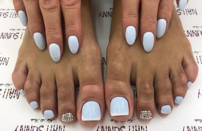 Педикюр френч овал