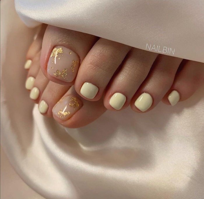 Модные цвета педикюра 2022