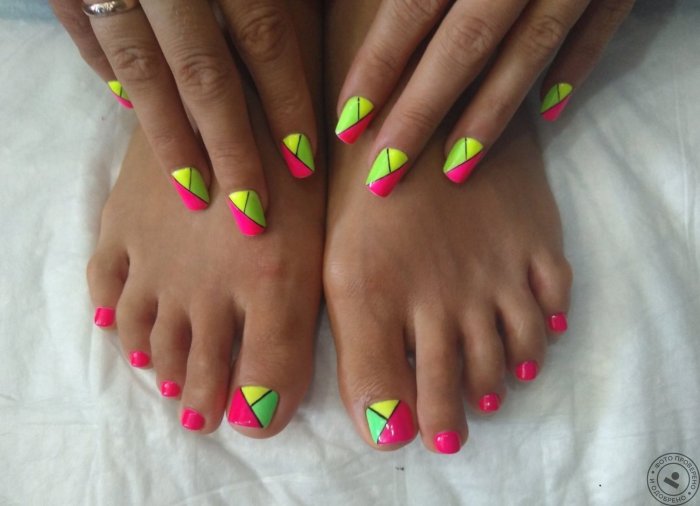 Стильный педикюр