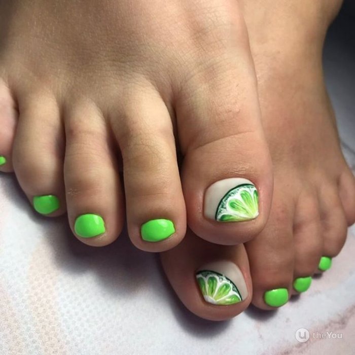 Стильный педикюр