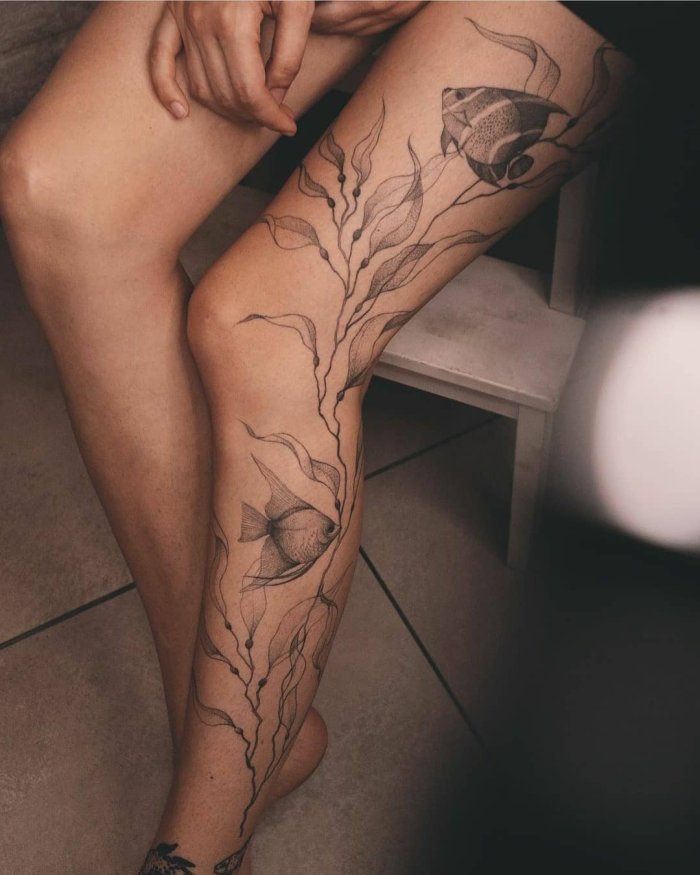 Красивые тату для девушек на груди