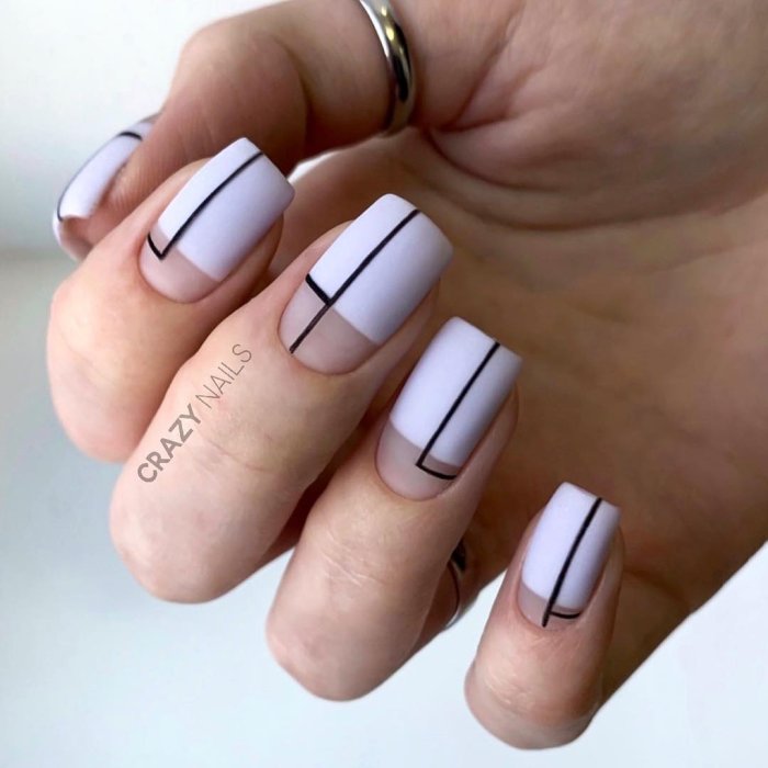 Маникюр в серых тонах