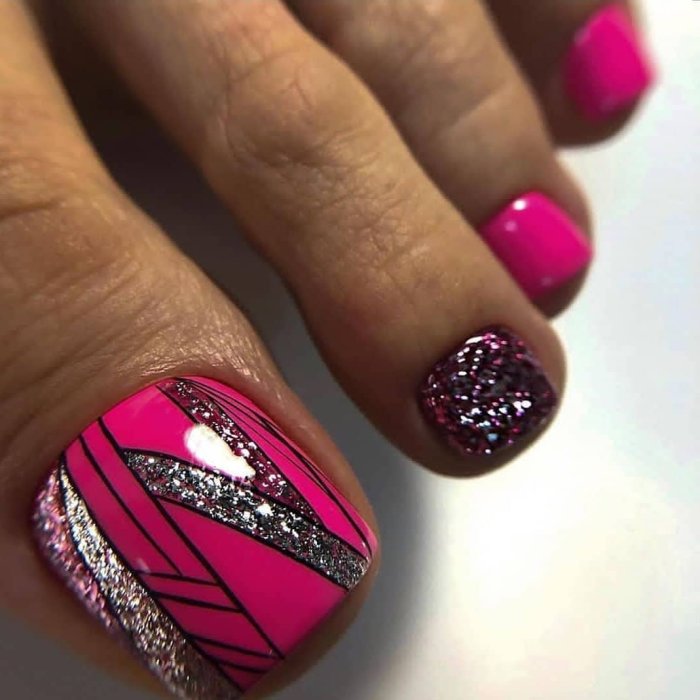 Красный геометрический маникюр