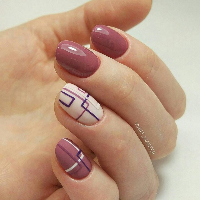 Педикюр яркий летний