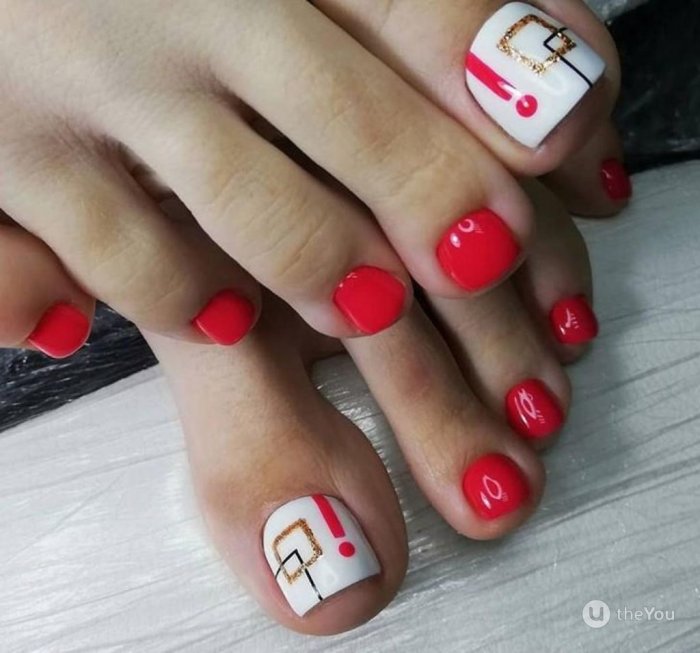 Маникюр и педикюр в одном стил