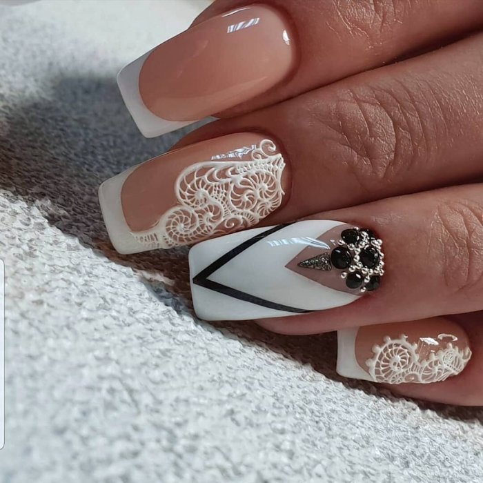 Маникюр кружева