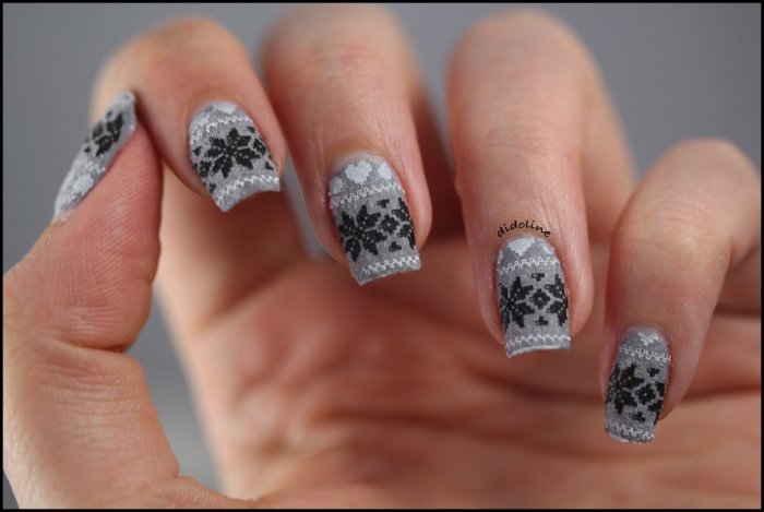 Маникюр стемпинг зима