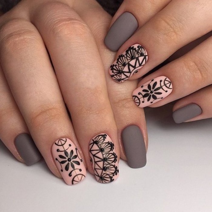 Кружева на ногтях