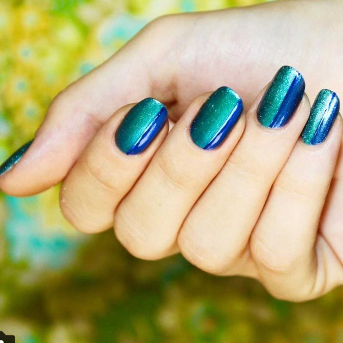Сине-зеленый маникюр