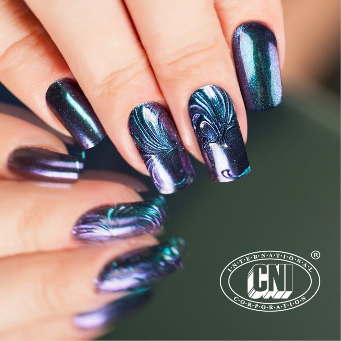 Ногти черный хамелеон