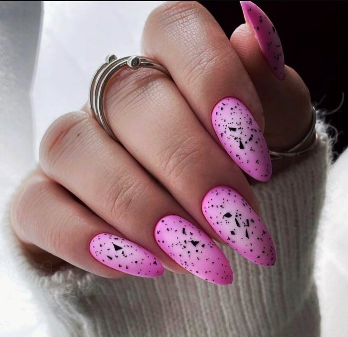 Маникюр с перепелиным дизайном