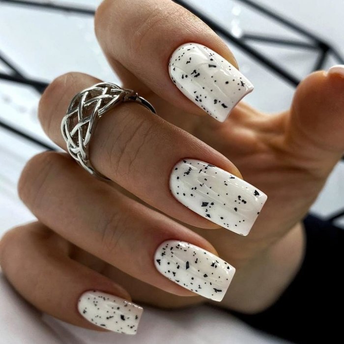 Маникюр перепелиное яйцо белый