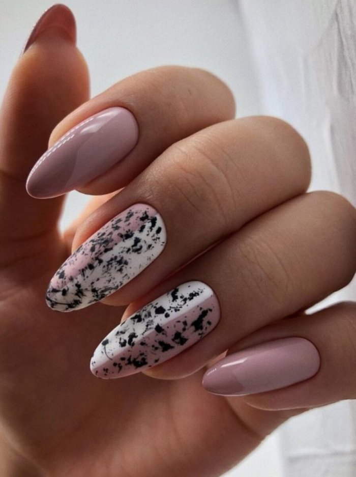 Осенний нюдовый маникюр 2022