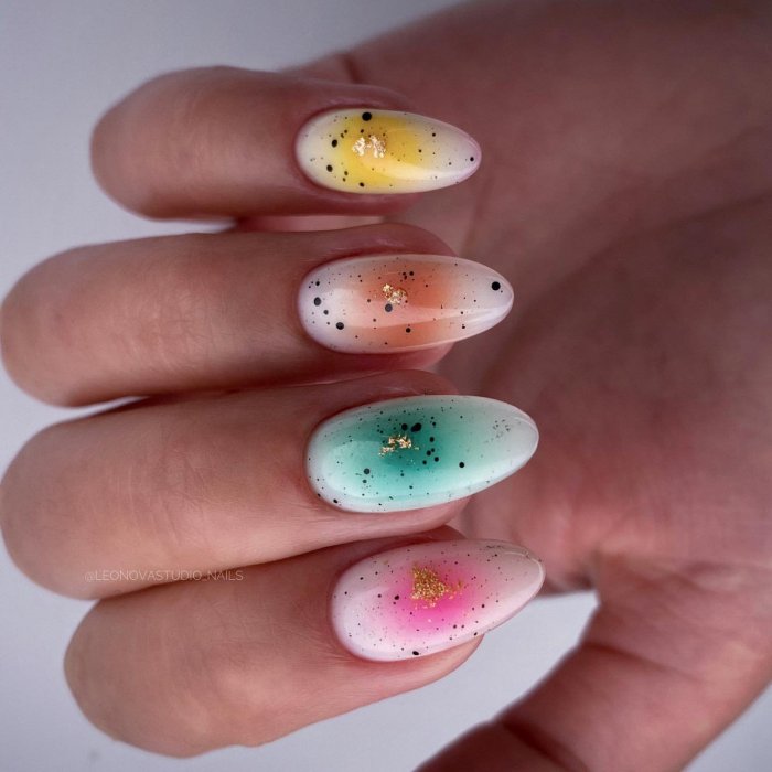 Маникюр лето 2022 перепелиное яйцо