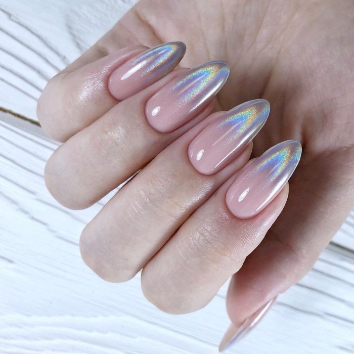 Нюдовый маникюр 2020 миндаль с втиркой