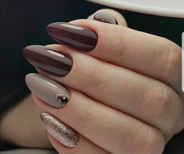 Ногти коричневые с бежевым
