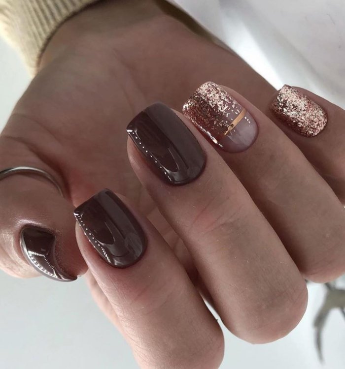 Коричневый маникюр