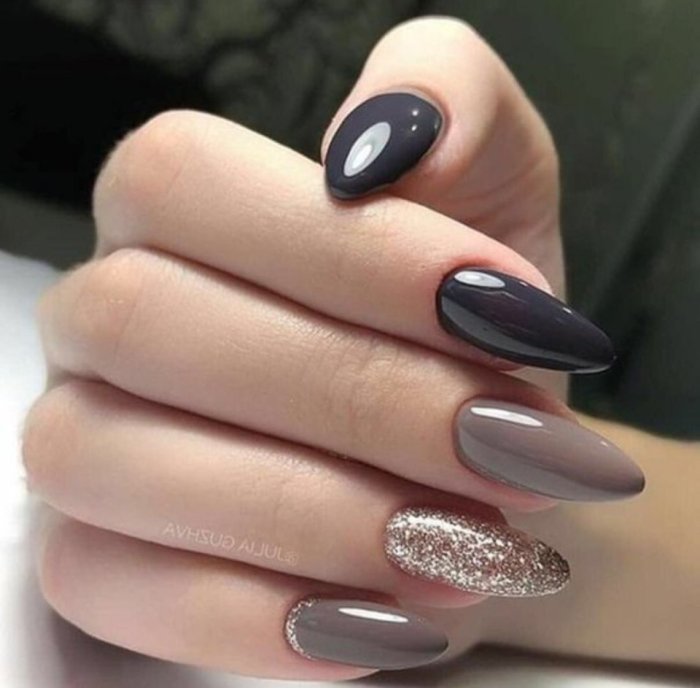 Маникюр в коричневых тонах