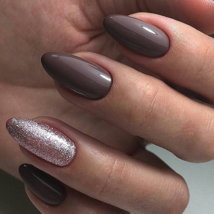 Бордово коричневый маникюр