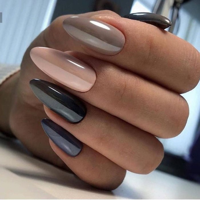 Коричневый маникюр